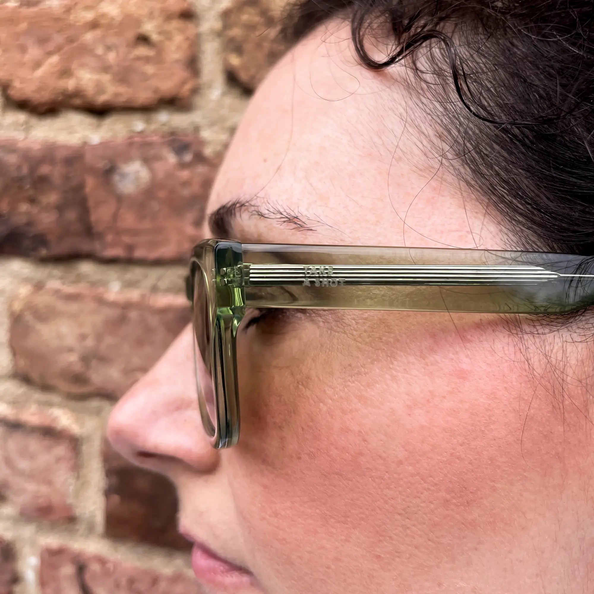 Juniper: Olive green - Brown