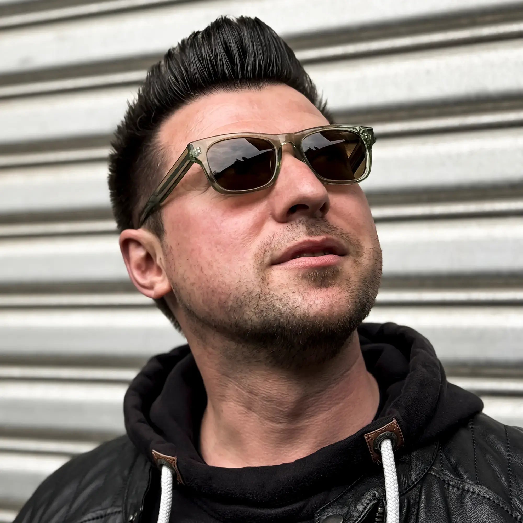 Juniper: Olive green - Brown