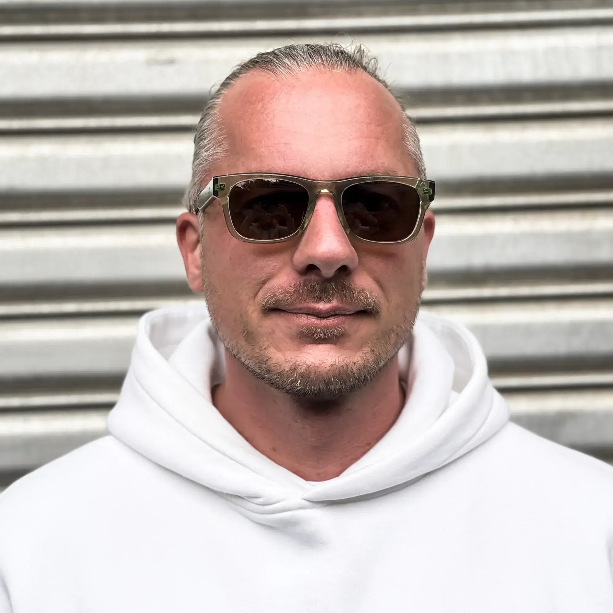 Juniper: Olive green - Brown