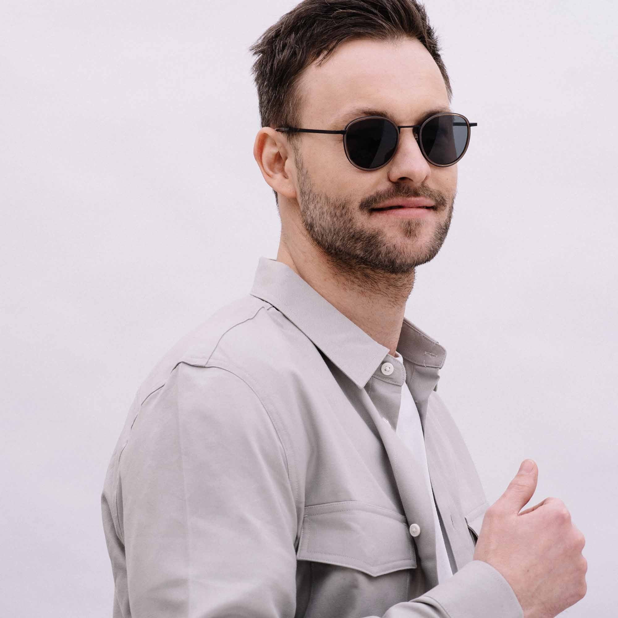 Ada: Umbra Crystal - Black - Smoke