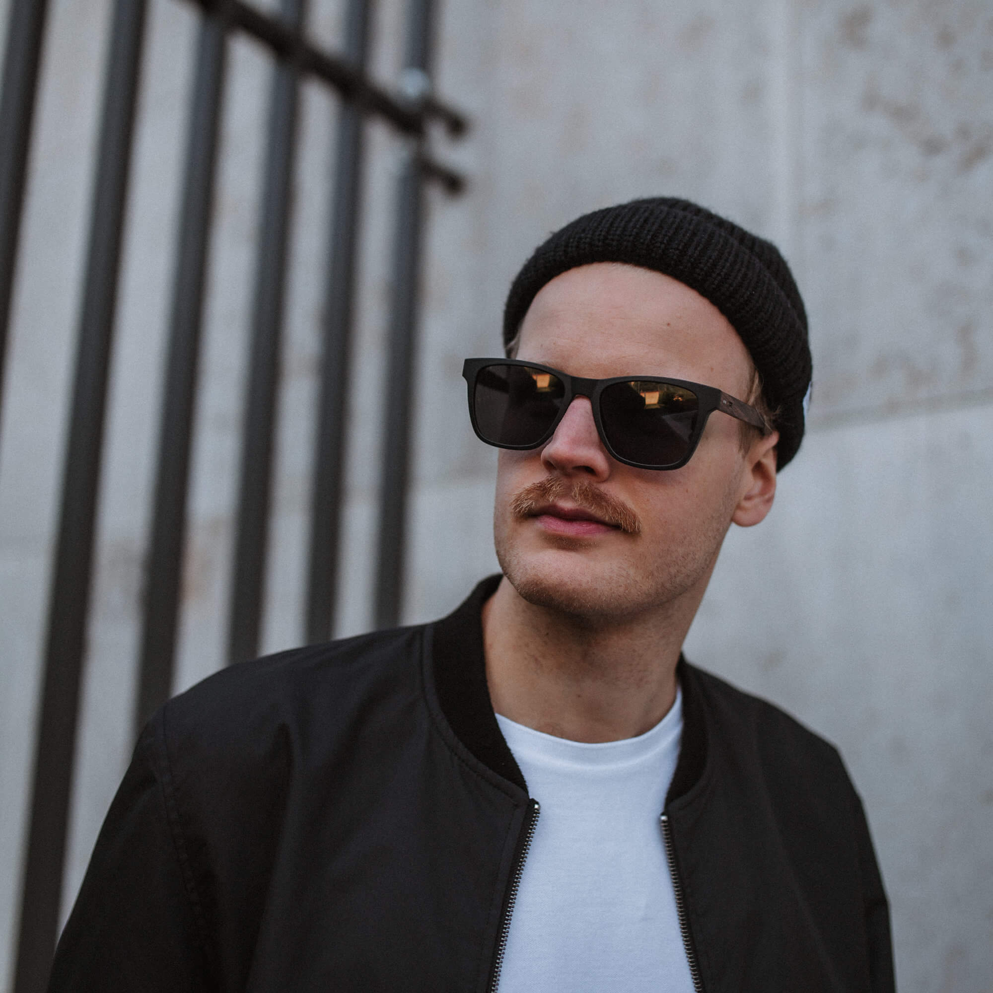 Iron Heinrich: Walnussholz I Polarized