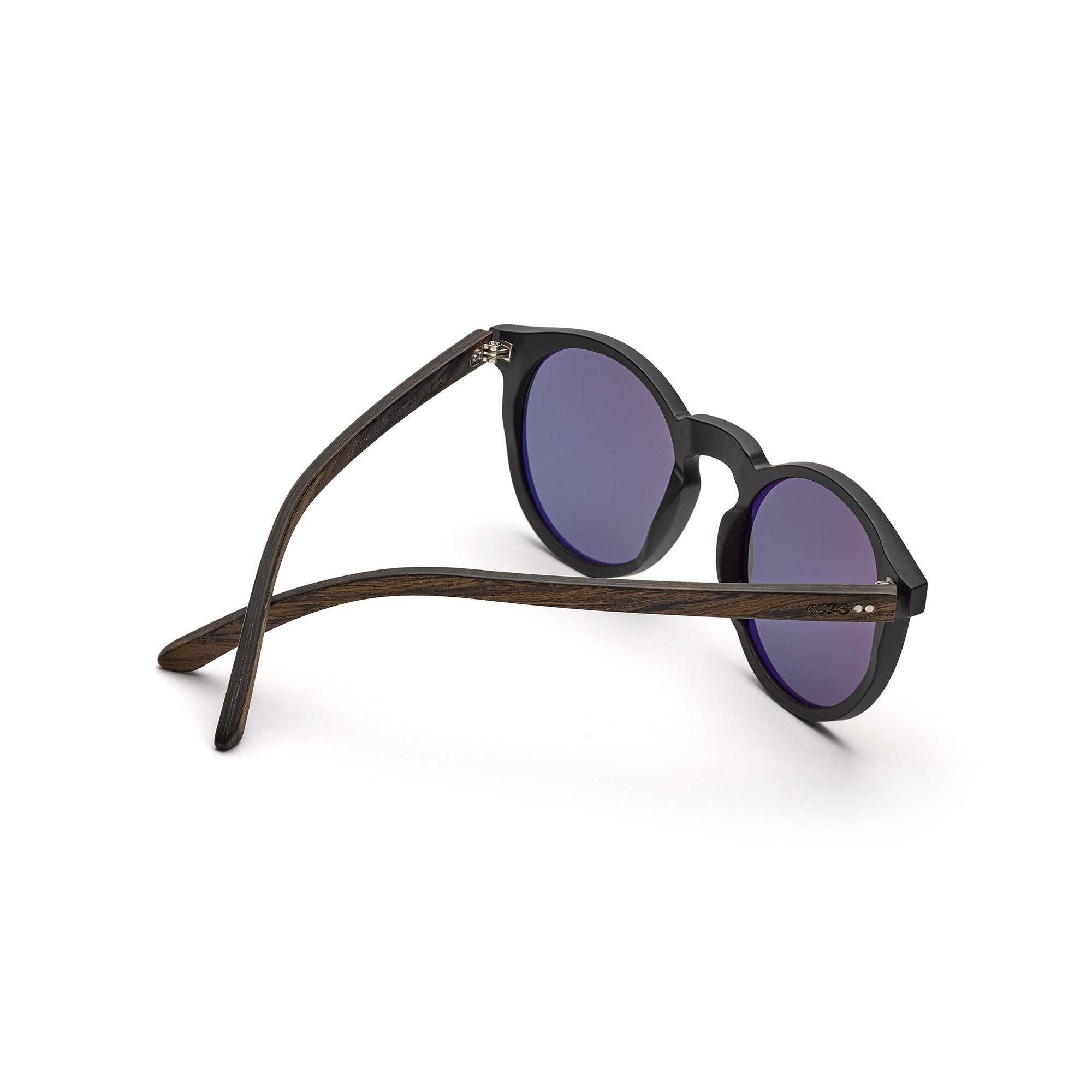 Lukas: Walnussholz I Polarized