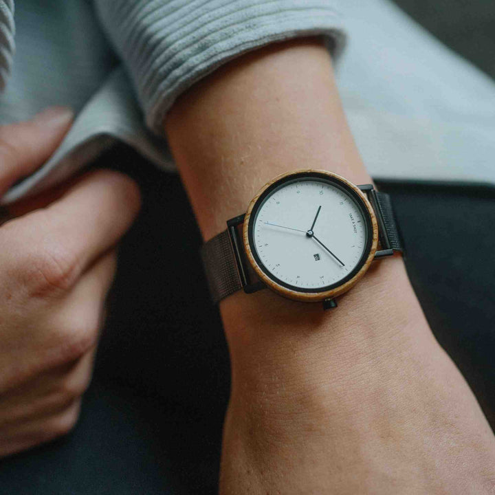 Amber: Eichenholz - Mesh Schwarz 37mm