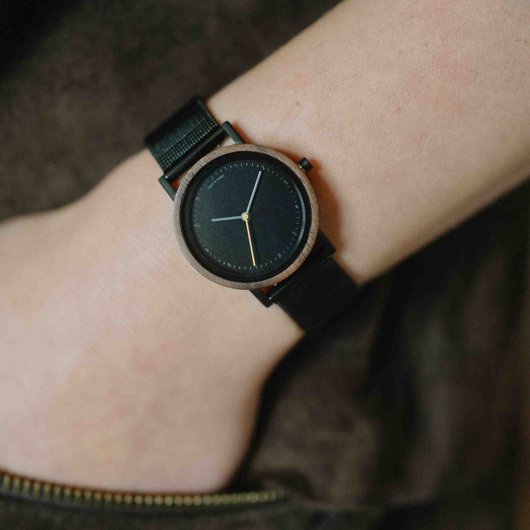 Liv: 30 - Walnussholz - Mesh Schwarz 30mm