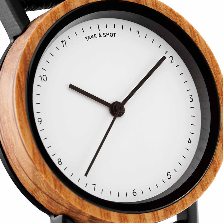 Liv 30: Eichenholz - Apvelskin Schwarz 30mm