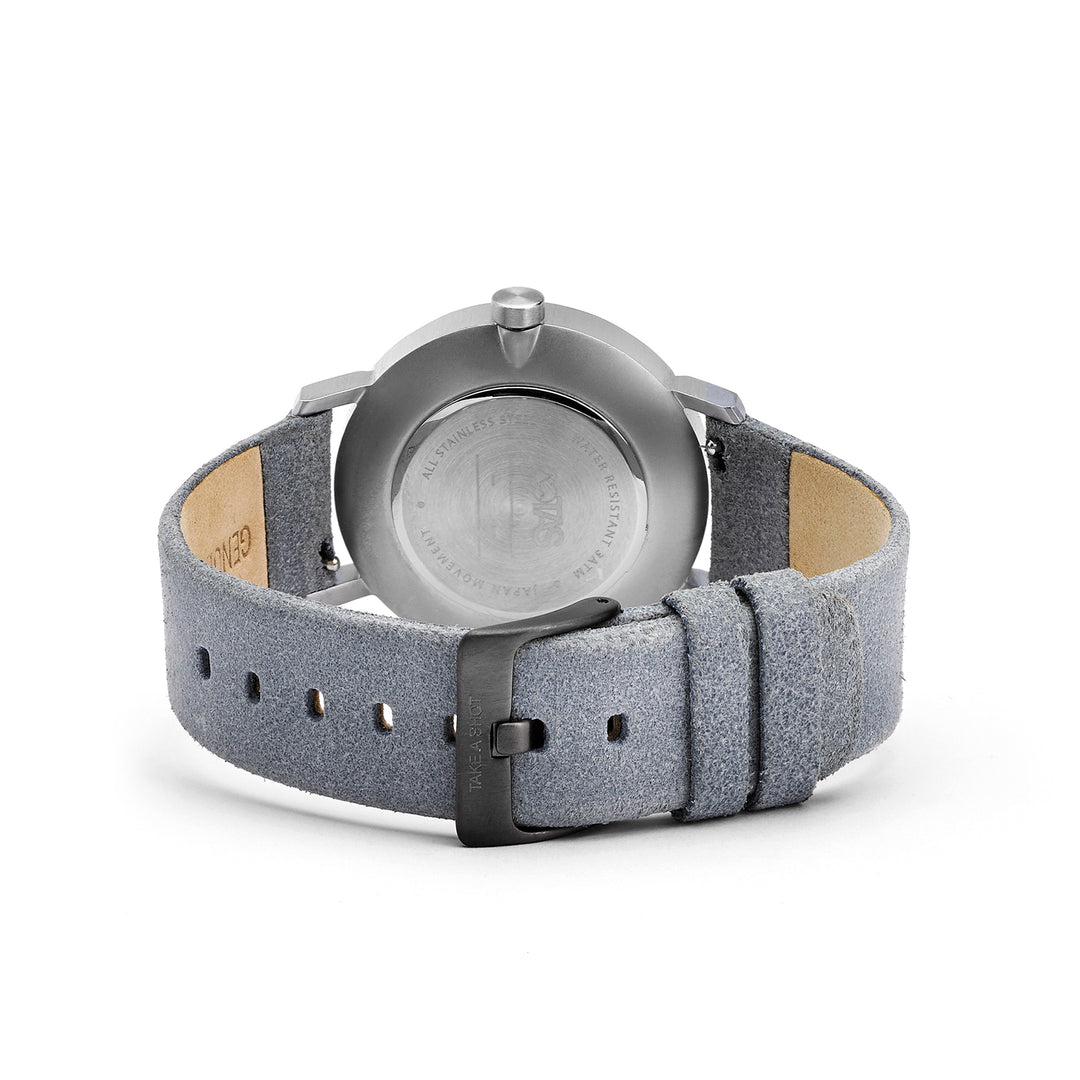Marmor Armbanduhr mit silbernem Gehäuse und grauem Band ivy 35mm TAKE A SHOT rückansicht