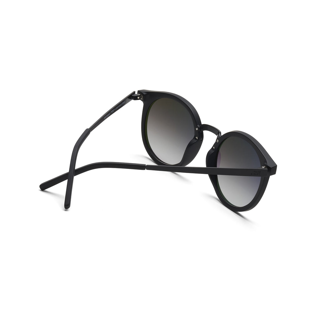 Leonie: Black - Smoke Gradient