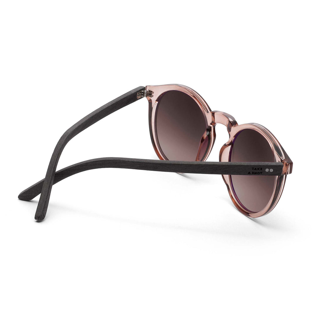 Lola: Walnussholz